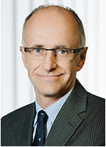 VGQuebec's tweet photo. Félicitations au commissaire au développement durable, M. Paul Lanoie, qui vient de recevoir le prix de la décennie de l'Academy of Management Perspectives (AMP) pour son article « Does It Pay to Be Green? A Systematic Overview » . https://t.co/LAHloM9Hmt Impressionnant! https://t.co/Zxbhx3J2zP