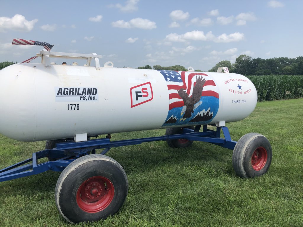 AGRILANDFS's tweet photo. Who’s ready for the 4th of July? We sure are! Our equipment is all shined up and our patriotic tank is ready! If you see us in any of your local parades tomorrow, be sure to wave. https://t.co/xIbpMlSwxp