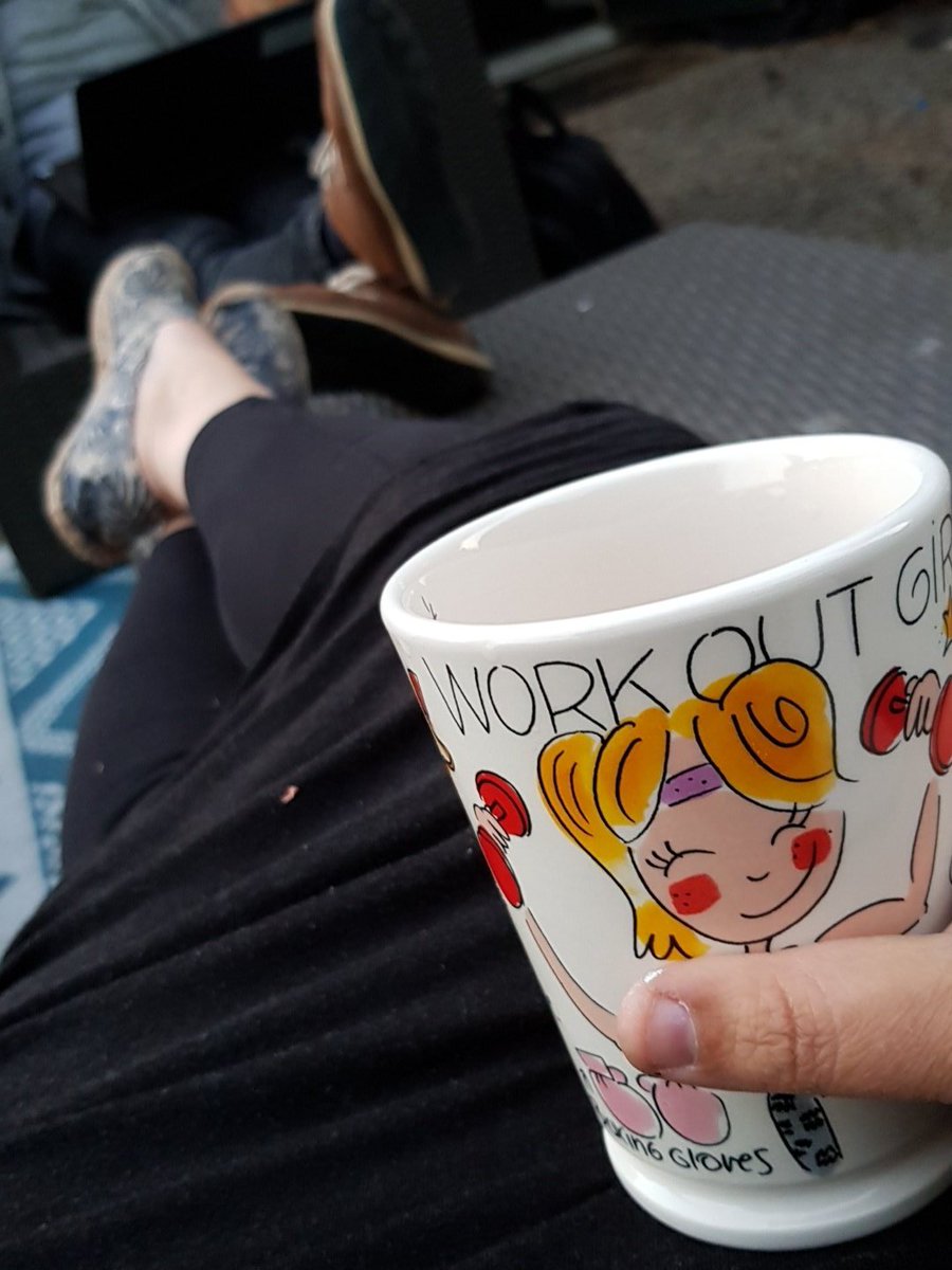 DormanHelga's tweet image. Nog ff chill buiten zitten #vestaan #reallychill