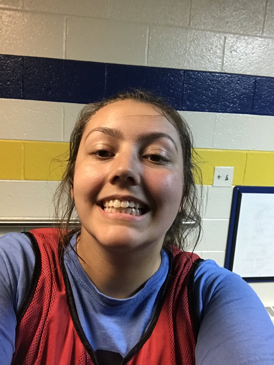 HAPPY BIRTHDAY MARIA!!!!!! i love u with my whole heart <33333