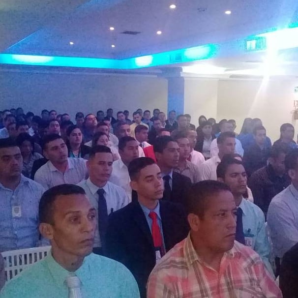 Estamos en Acarigua, en conversatorio con los funcionarios del CICPC en el estado Portuguesa. Este  encuentro nos permite revisar  la operatividad en esa jurisdicción; asi como para revisar el plan de acción en esta segunda fase de la Refundación de nuestra institución.