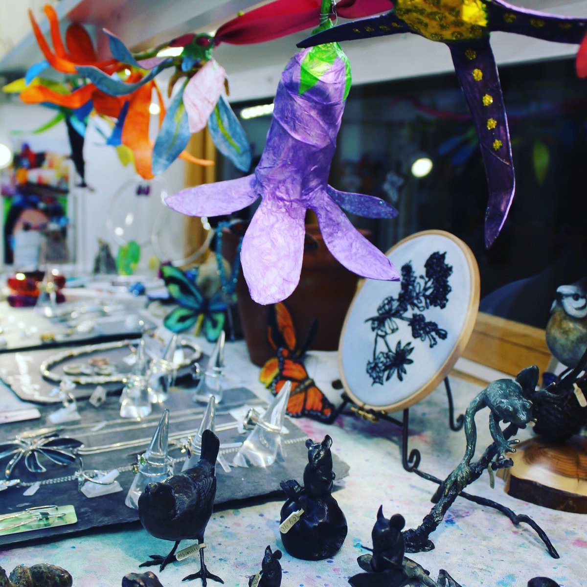 FiMacFi's tweet photo. Our beautiful window display for @BloomYork2018 for @pyramidgallery and @VisitYork with @joannacoupland @PamelaDickinson @KateHodgson6 @KTHallmark amongst many others, a true delight! #bloomyork2018 https://t.co/QsvVhmwLY9