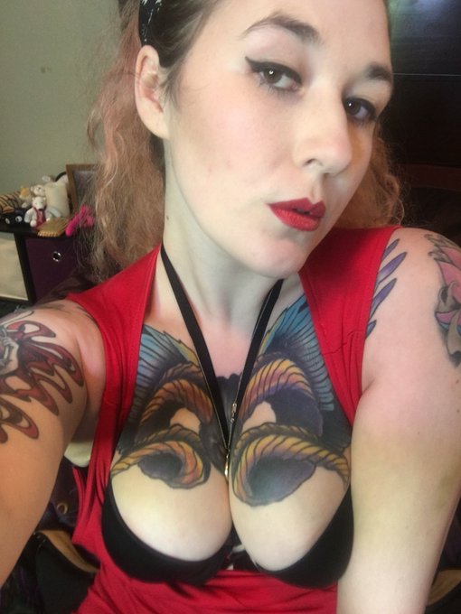 Going live in five min. #reddress #redlips #chaturbate @chaturbate https://t.co/Bu5f3hfdnq<a href="/tag/reddress"class="tags">#reddress</a><a href="/tag/redlips"class="tags">#redlips</a><a href="/tag/chaturbate"class="tags">#chaturbate</a>