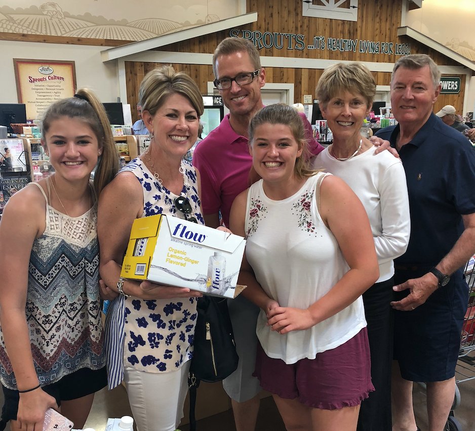 FlowHydration's tweet image. It&apos;s a family affair! #familyflow #beintheflow @sproutsfm