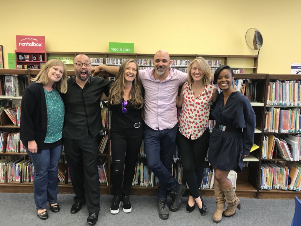 TarynBashford's tweet photo. 2/ Bye Bye to all the awesome friends I made and people I met on my USA#booktour #TheHarperEffect https://t.co/ctxnNwcZDL