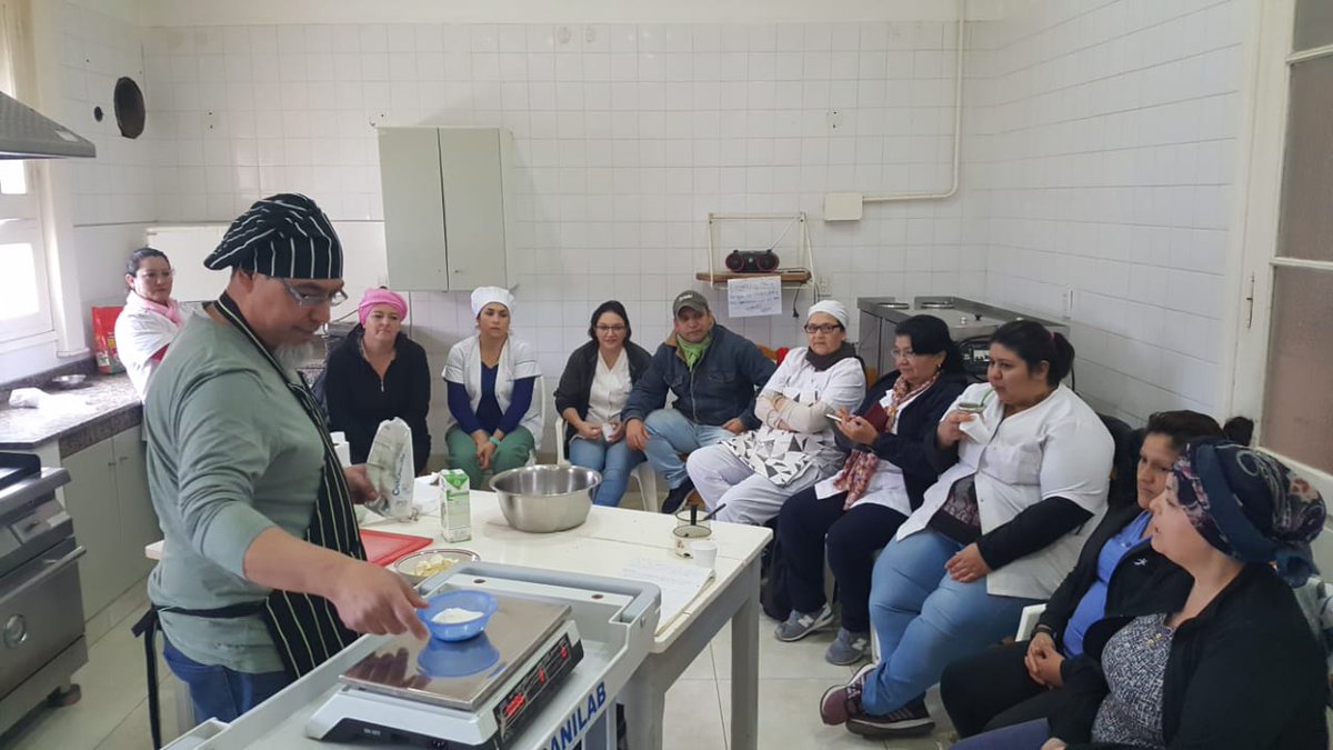generalvillegas's tweet image. Taller de cocina con Fabio Carreira
• Cocineras del Hospital y Hogar de Ancianos participaron de la capacitación.