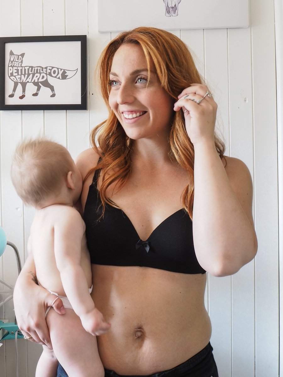Dear moms, we know you have your hands full so we’ve got you covered 💞

The stunning Chloe Dumont <a href="/FashionRedFox/">Chloe Dumont</a> with her precious baby girl Abigaëlle, wearing our wireless maternity bra designed for nursing! 👶🏻

Discover more: lavieenrose.com/en/maternity-w…