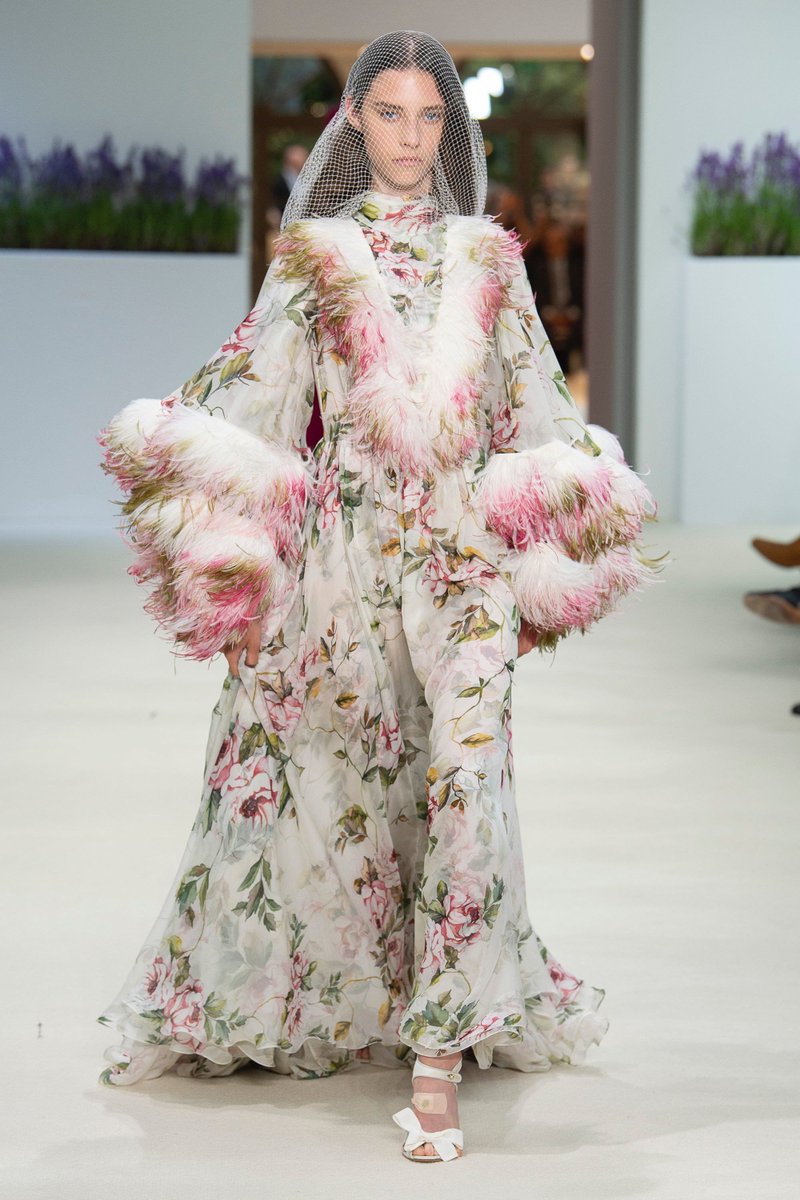 StudioFWI's tweet photo. Giambattista Valli Haute-Couture Fall 2018 https://t.co/0cNX7dSDph