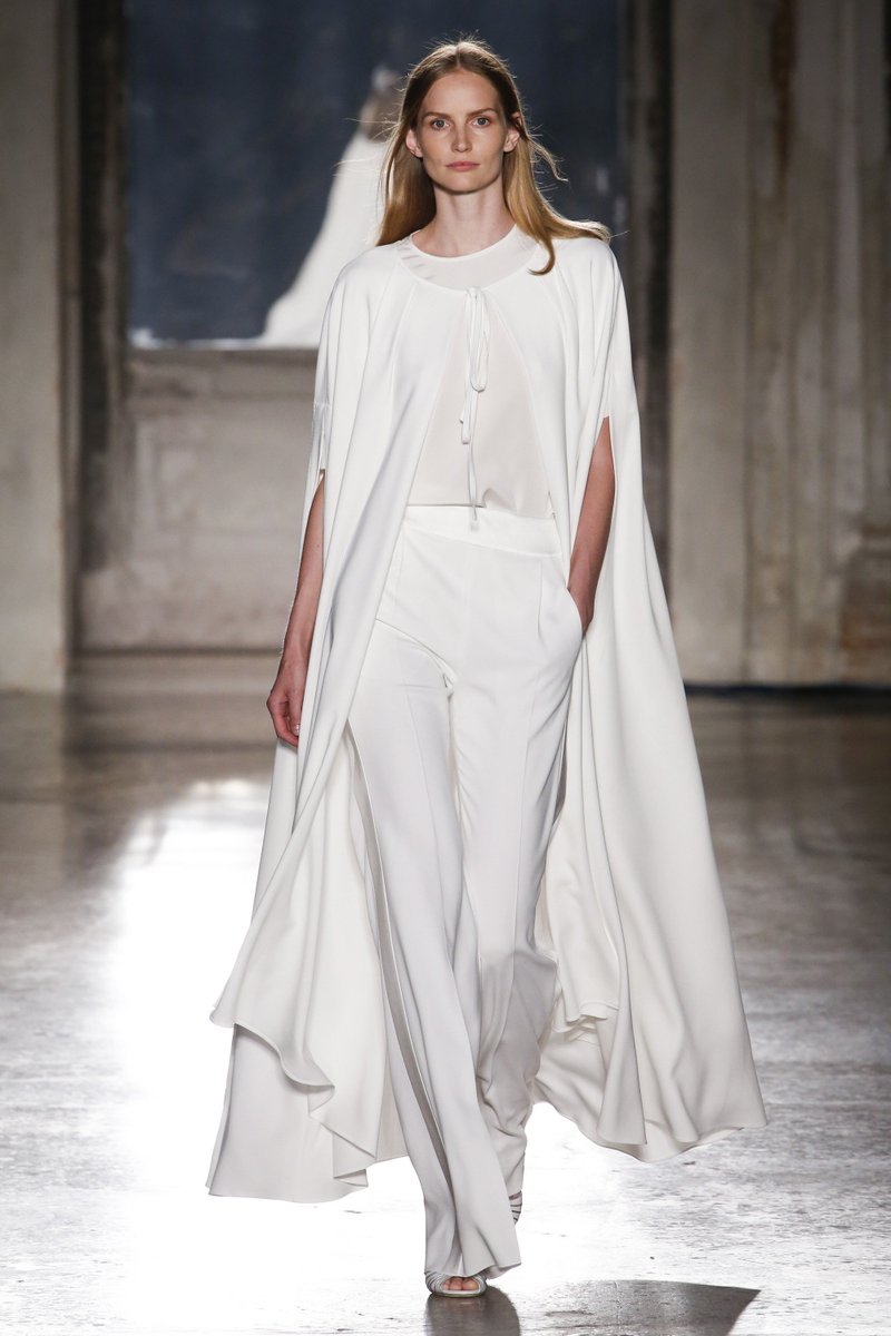 StudioFWI's tweet photo. Alberta Ferretti Haute-Couture Fall 2018 ~ https://t.co/AfDrI0qxSB