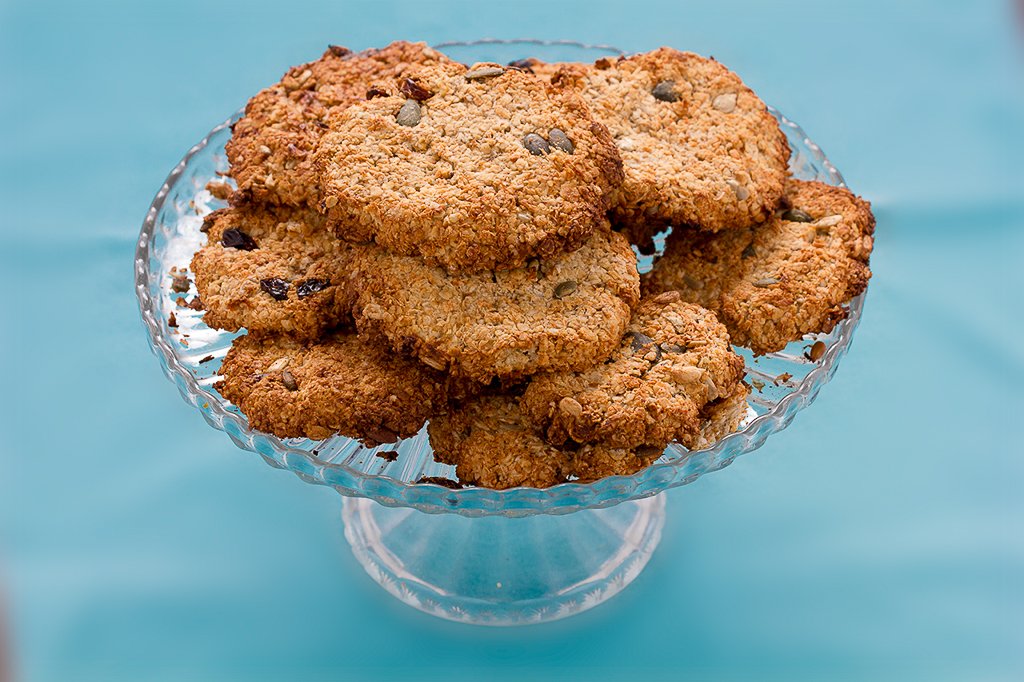VickiPBroadbent's tweet photo. Delicious and healthy oat biscuits my family love: https://t.co/ZolcNe6hWV https://t.co/pMjVBziPTH