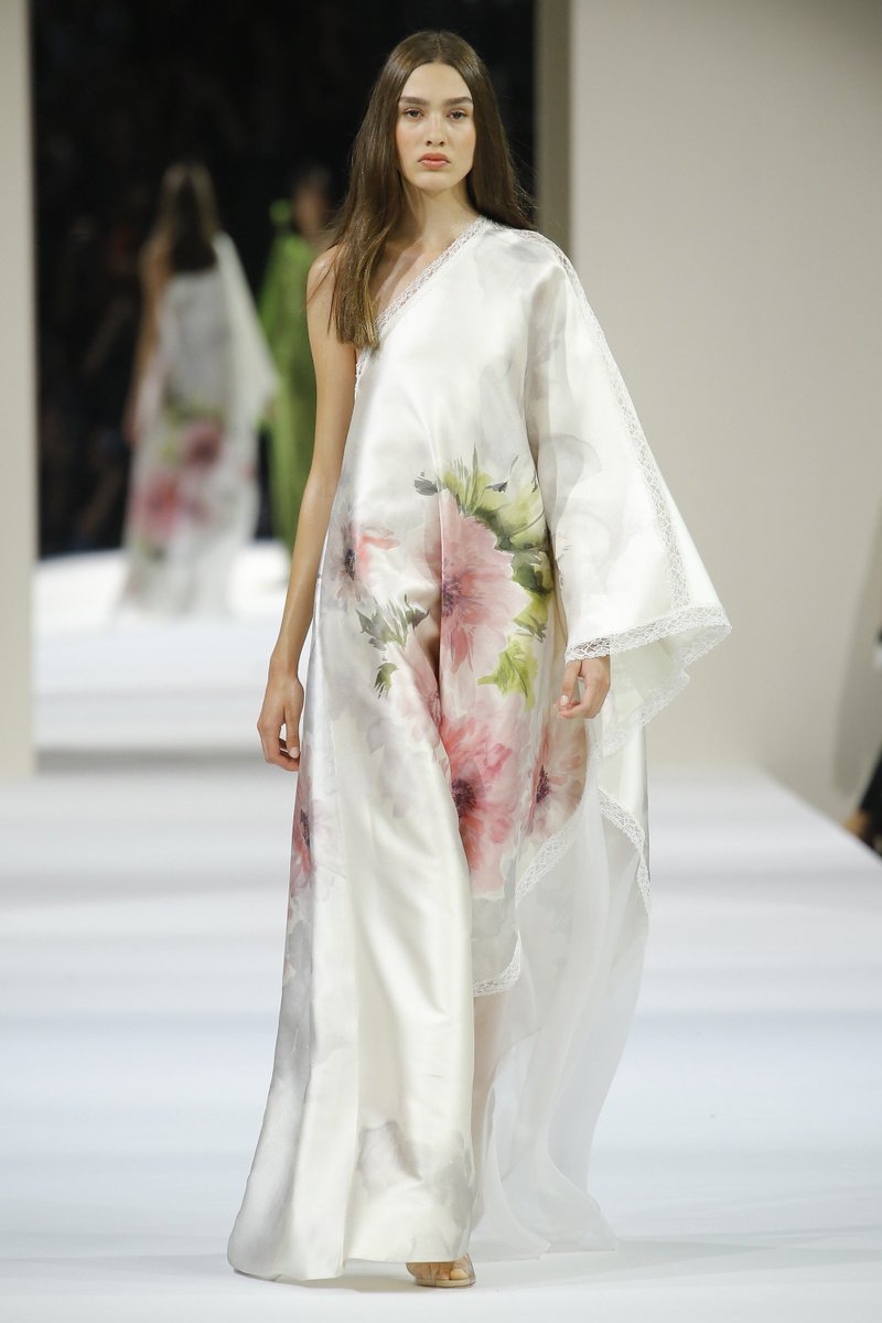 StudioFWI's tweet photo. Alexis Mabille Fall 2018 ~ https://t.co/IHY9ICandd
