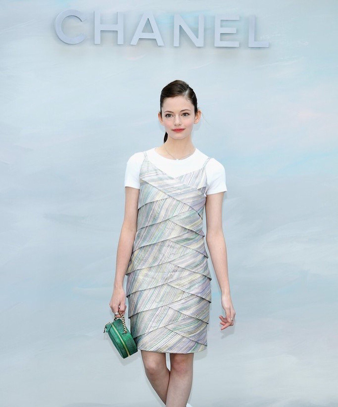 マッケンジー・フォイ直筆サイン入り超 特大写真…Mackenzie Foy… Amazon.co.jp: マッケンジーフォイ直筆サイン入り超 特大写真