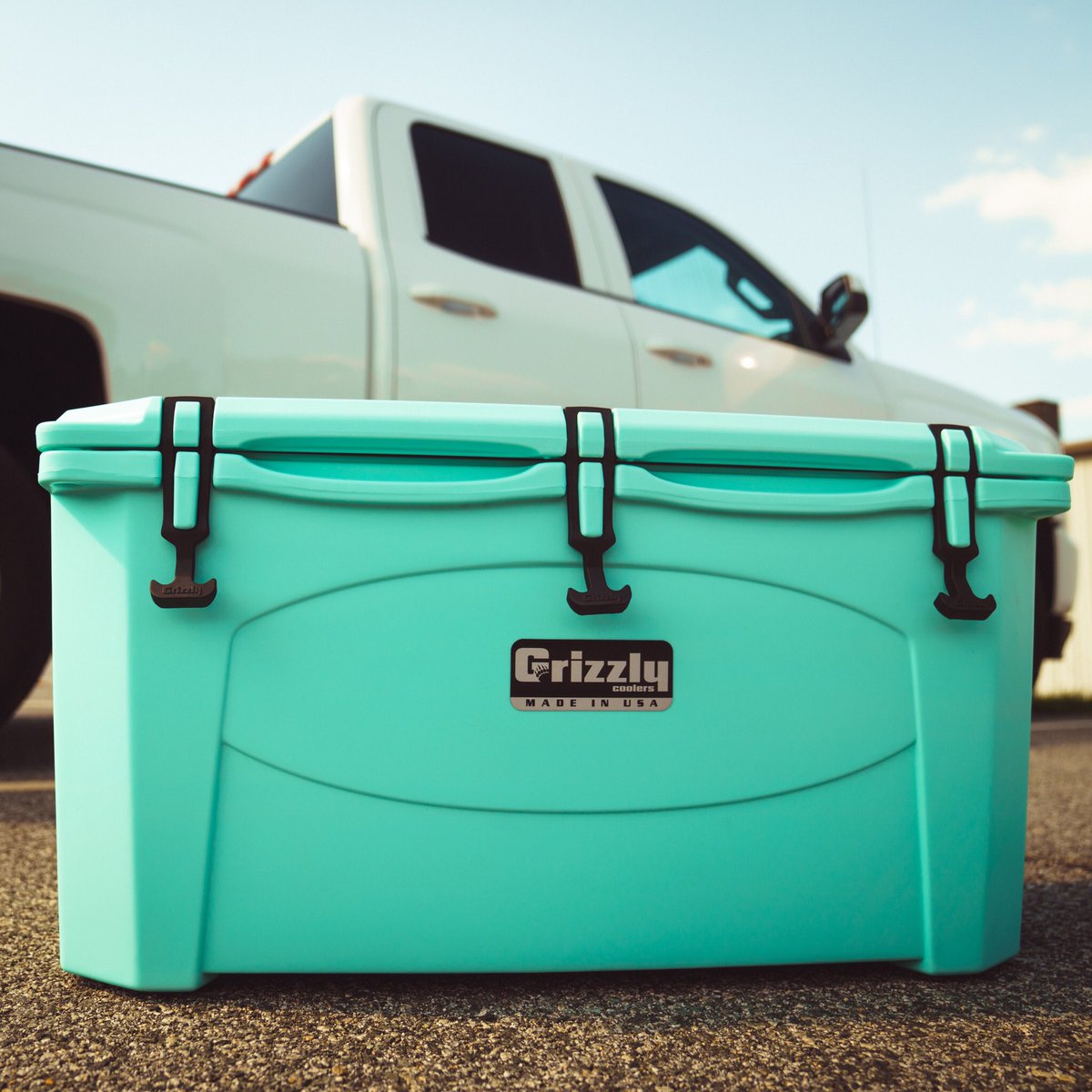 Austin Dillon (@austindillon3) on Twitter photo Who’s packed and ready for the 4th? <a href="/GrizzlyCoolers/">Grizzly Coolers</a> #4thofJuly #icefordays #MadeInAmerica #partner Who’s packed and ready for the 4th? <a href="/GrizzlyCoolers/">Grizzly Coolers</a> #4thofJuly #icefordays #MadeInAmerica #partner