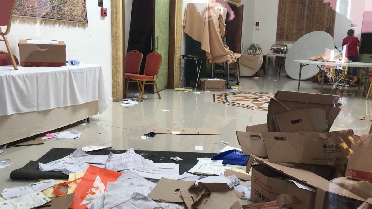 nancydelasa's tweet photo. Estas son algunas pruebas del fraude electoral que el @PANPUEBLA estaba efectuando a favor de @MarthaErikaA, desde el Hotel MM. https://t.co/iQ7YrxPeUh