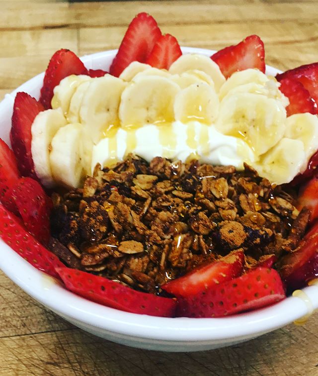 We’ll be closed for Independence Day 🇺🇸 but we’ll be back to normal business hours on Thursday. • • #makeitvegan #veganbreakfast #vegan bites #vegetarianbreakfast #granolabowl #smallbusiness #localbusiness #freshbites #fruitforbreakfast #coffeeshop #coffeetime #cafefoods #alm
