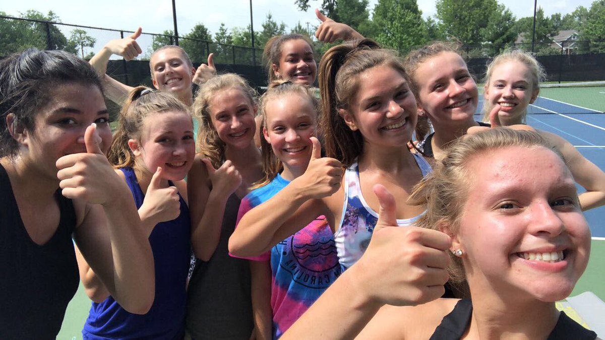 LHSflyerettes's tweet photo. Love our morning workouts! Getting in shape for the rest of the year💪🏼 https://t.co/214OTqSIOg