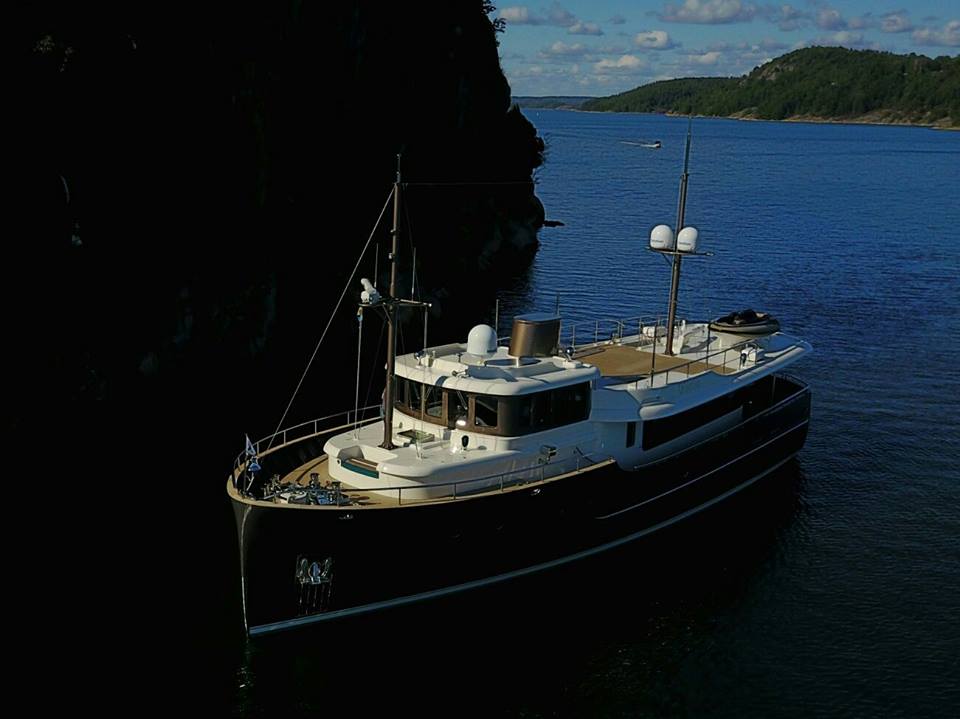 HartmanYachtsBV's tweet photo. The Livingstone 24 in its natural habitat: exploring beautiful parts of this world with comfort and grace. https://t.co/1Ph6AQmYTi