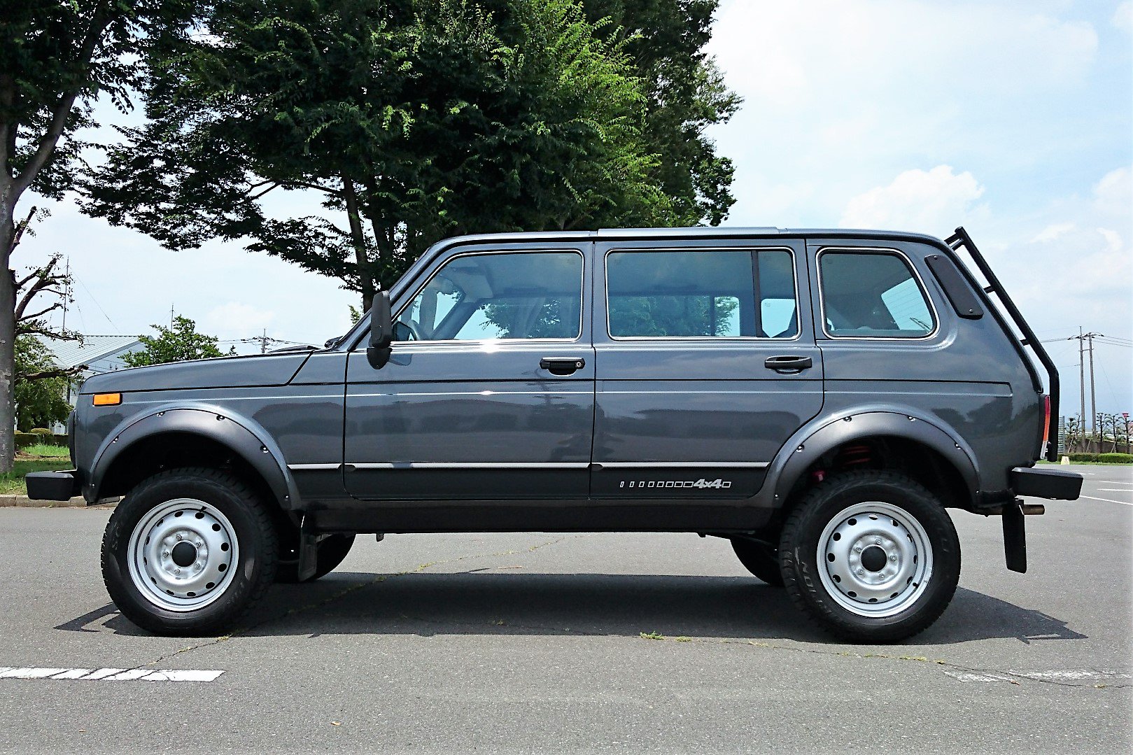 ルパルナス 納車千本ノック18 その32ラーダ ニーヴァ4 4 5ドア 左マニュアル4wdカスタムも楽しいロシアのsuvを 群馬のoさんに納車完了 4wd クロカン ロシア車 フィアット Suv ラーダニーバ Ladaniva Lada ラーダニーヴァ Ngu Car T