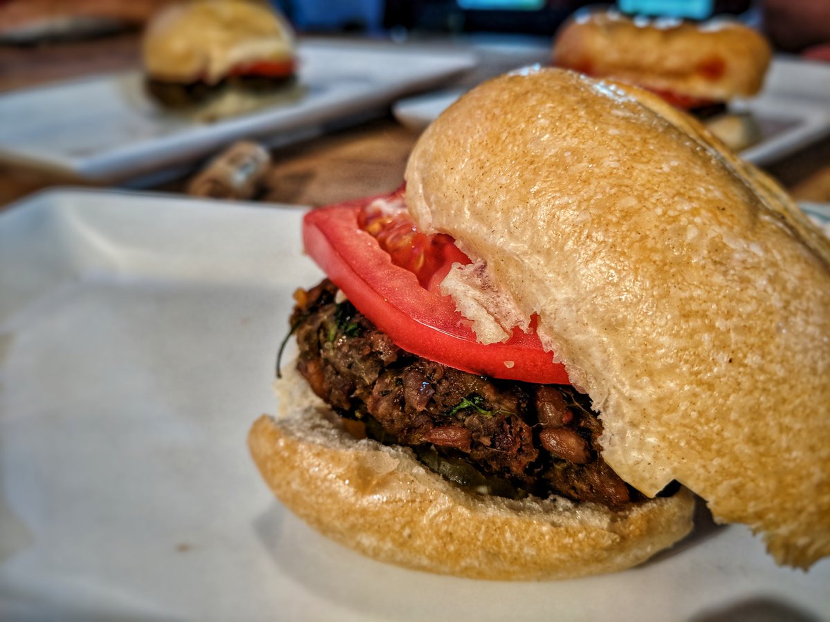 JennefferDee's tweet photo. Awesome veg burger! Thanks Chef @HariPulapaka @cressrestaurant https://t.co/hj04CpH7m0