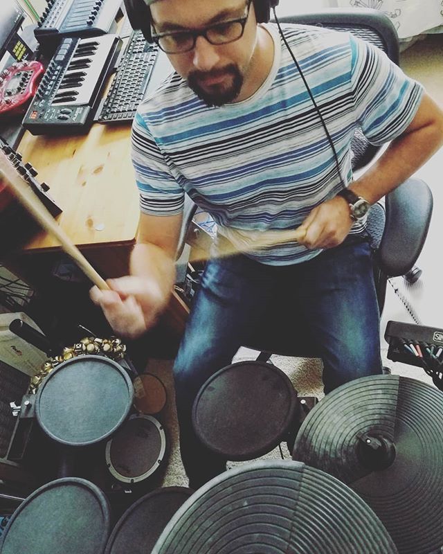 Little drummer boy @mattio1989. Layin down that 🥁🔥
.
.
.
.
.
#makingmusic #recording #recordingstudio #producer #audio #studiolife #music #musicstudio #studioflow #drums #drummer #mixingmusic #mixingengineer #vdrums #dmvmusic #localmusic #ProducerLif… instagram.com/p/Bky2jLAnKLs/