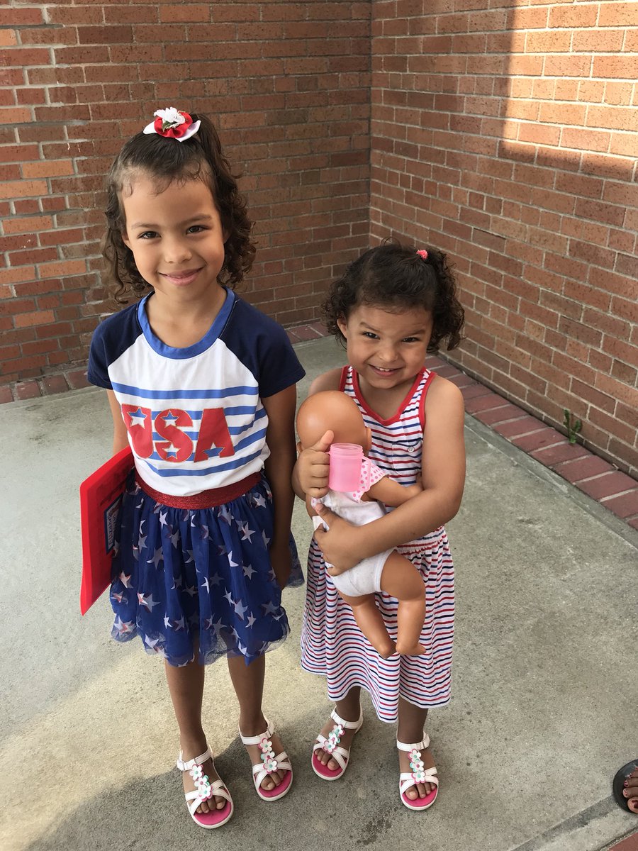 dazarMMS's tweet photo. Showing our patriotism at the Summer Learning Academy! @WeRStokes @SparkeShines @ElizRoemer https://t.co/BtSTVWXfsI