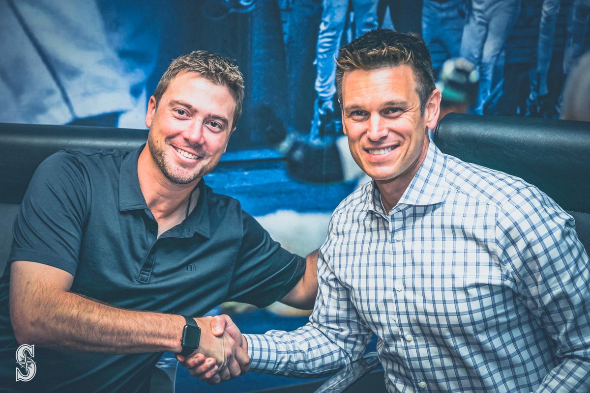 Mariners's tweet photo. The Mariners have signed starter Wade LeBlanc to a contract extension. 

The deal covers 2019 with club options for the 2020, 2021 and 2022 seasons.

📰 | https://t.co/y3vLfMbLEx https://t.co/UC7beFF7Zr