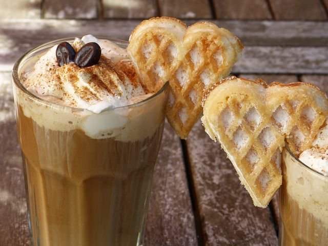 QueenBeanCoffee's tweet photo. Starting the festivities early with a #coffee frappe! Vanilla ice cream and #organic Peru Dark coffee brewed iced. Love the way the vanilla in the ice cream accentuates the vanilla in the coffee. #BringMeAnother
https://t.co/lVcDD7iQ0w
#TheQueenBean
#July4th https://t.co/O2qPzFbUkk