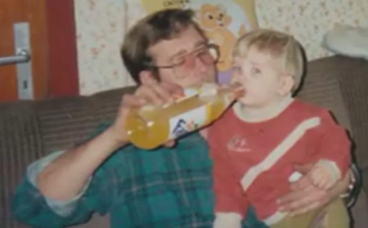 Alles Gute zum Geburtstag Rudi und willkommen zum Tag 2 der Rudi Sterbe-Geburtstagswoche. Heute wärst du 65 geworden. Darauf einen Schluck Vitamine.