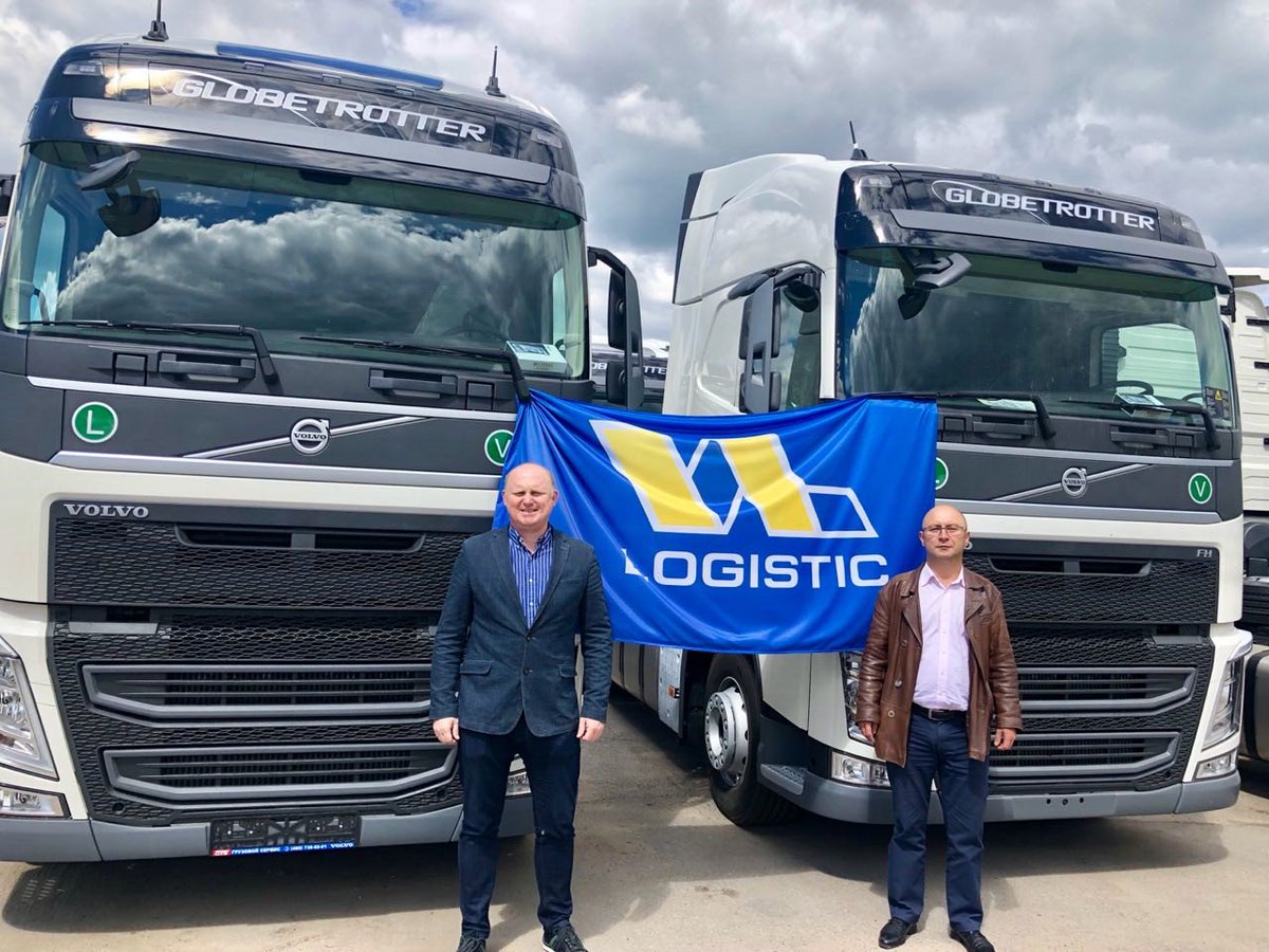 VLLogistic's tweet image. 20 июня мы получили 5 новых тягачей Volvo FH NEW 2018 и 5 универсальных прицепов от АО(Н) «Вольво Восток». Машины Volvo отличают инновационные технологии, дающие заметный результат в топливной экономичности. 

Предлагаем транспортные услуги высочайшего уровня по доступной цене!