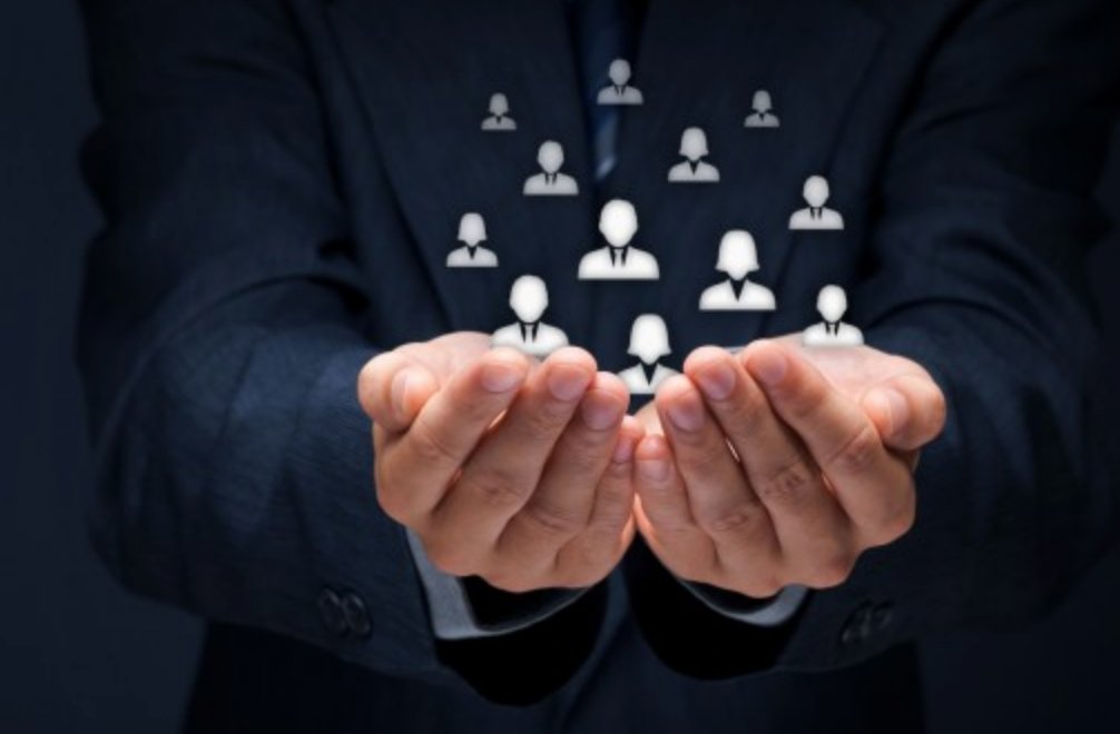 Emerj's tweet image. AI for "Voice of the Customer" Insight - 

Natural language processing and artificial intelligence can help companies turn customer messages into meaningful insights - here are 4 use cases for how it's done:

techemergence.com/improving-cust…