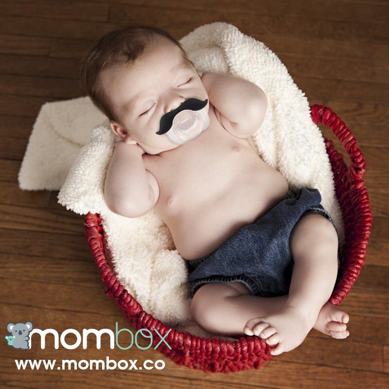 mombox_co's tweet photo. Los bebés con estilo nos enamoran a todas 🕴🏻🎩🕶 ¿te gustaría ver a tú bebé con un chupo de bigote?

https://t.co/w9d1kmwiYc
#tiendamombox #mustacheman #mostacho #bigote #chupete #chupodebebe #chupos #chupobebe #todoparabebes #mamasfelices #bebedemama #bebesconsentidos https://t.co/VkWgxbxadd