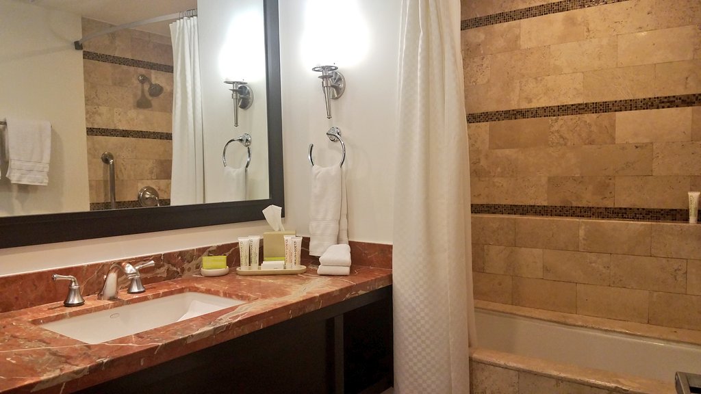 thegaytraveler's tweet photo. Another awesome hotel option in #MexicoCity is @LeMeridienMex. This luxe property sits on the famed Paseo de la Reforma and has spacious suites with modern decors. #travel #lovetravels https://t.co/MW1WJqS7nU