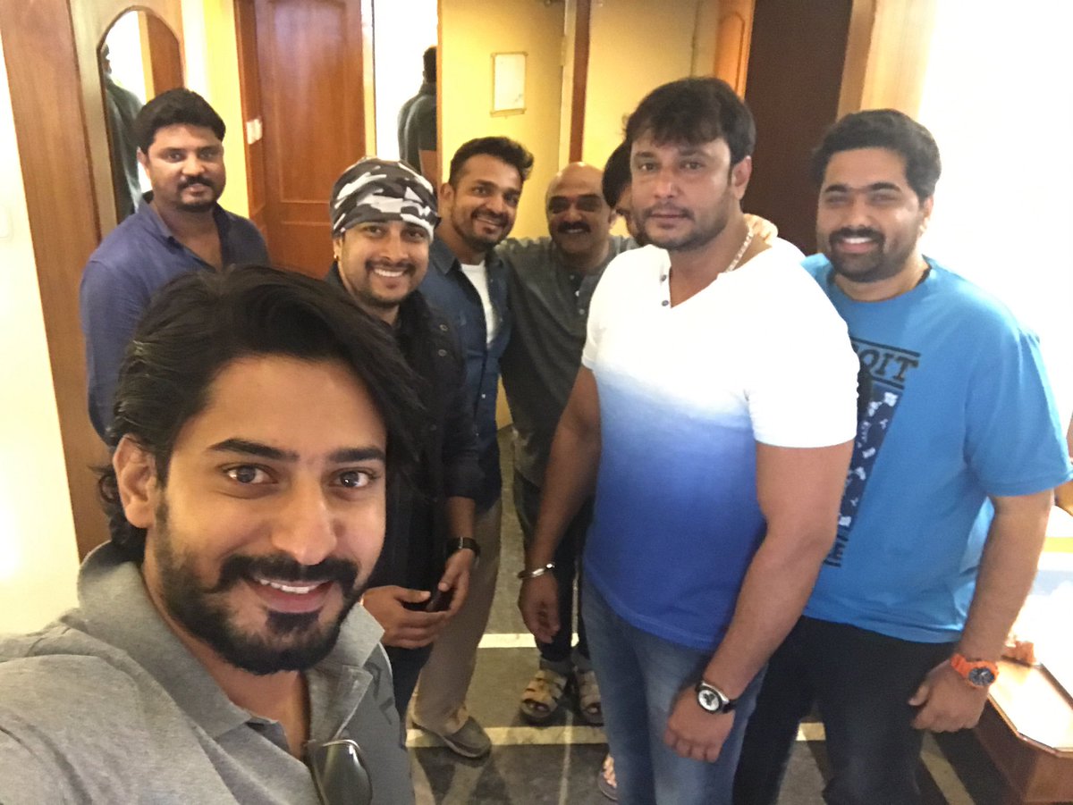 CSDSK1's tweet photo. ಎಲ್ಲಾ #ಡಿಬಾಸ್ ಅಭಿಮಾನಿಗಳ ಕಡೆಯಿಂದ ಡೈನಾಮಿಕ್ ಪ್ರಿನ್ಸ್ #ಪ್ರಜ್ವಲ್_ದೇವರಾಜ್ ಅವರಿಗೆ ಹುಟ್ಟು ಹಬ್ಬದ ಹಾರ್ದಿಕ ಶುಭಾಶಯಗಳು🎂🎁🎉😍 
@dasadarshan @PrajwalDevaraj @PranamDevaraj @Dcompany171 @Dbeatsmusik https://t.co/7FC5be0eRD