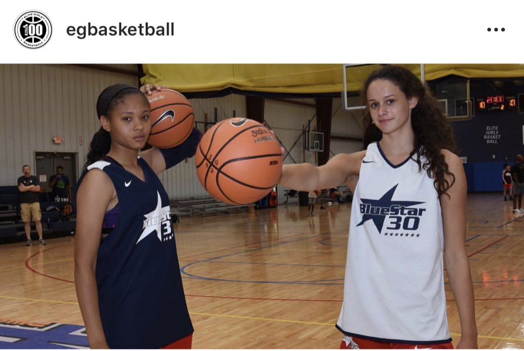 meaton07's tweet photo. When outside people think u should be at odds with each other, but u choose an opposite, better path. ❤️ it when these 2 get together! 
#ThemArkansasGirls
#ReallySisters #BlueStar30BroughtThemTogether
#KeepDoingU https://t.co/U4HlAHykPG