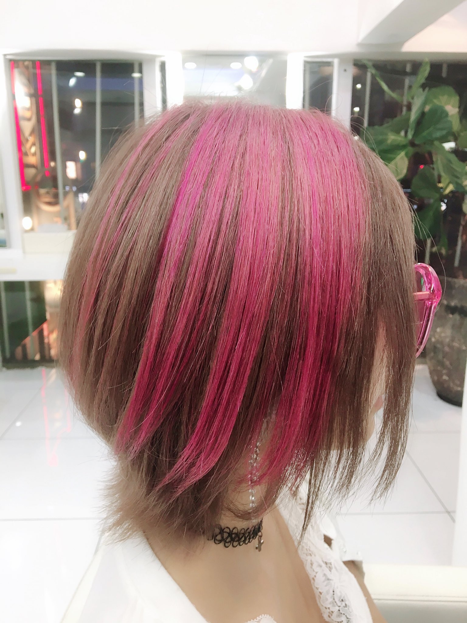 かえるちゃん ニューヘアー アッシュブラウンにピンクメッシュ のショートヘア 今回は少しくらいかな いいねと思ったらrt かえるちゃんアルバム T Co Pxunylpiti Twitter