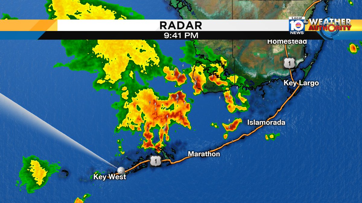 A collection of thunderstorms on the Gulf side of the Keys could reach some of the Lower & Middle Keys tonight. https://t.co/7erljwOIdU