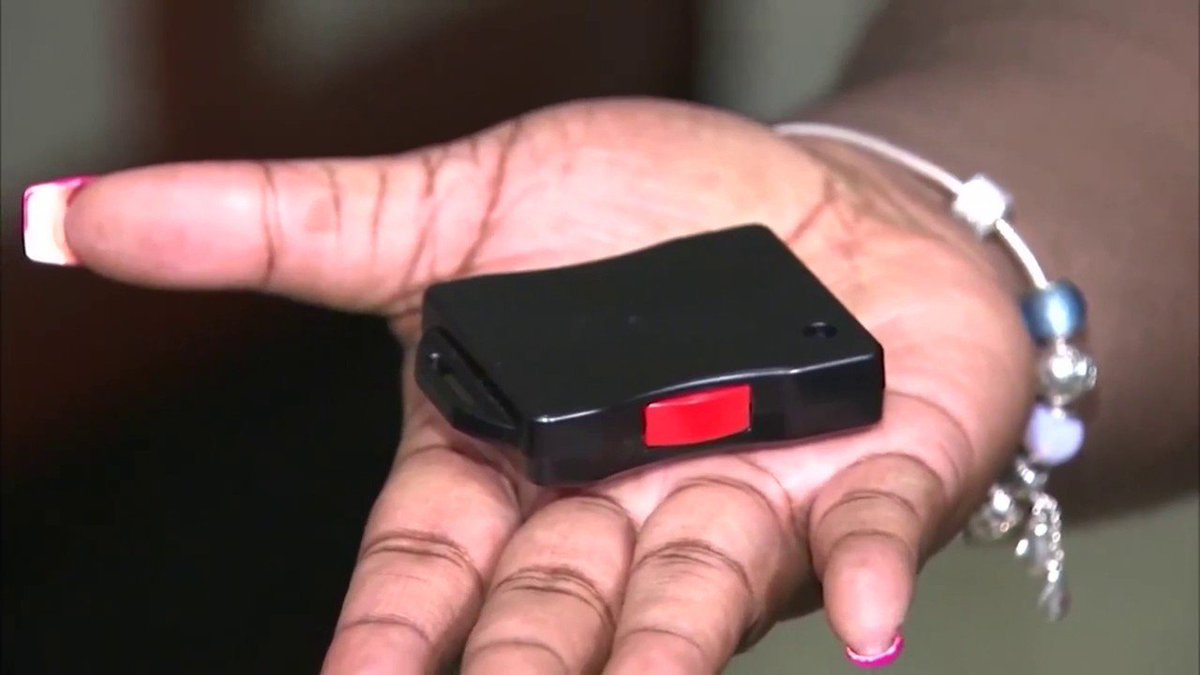 Miami Beach hotel workers could soon be equipped with panic buttons bit.ly/2MKRdi5 https://t.co/UCi9tWciFh