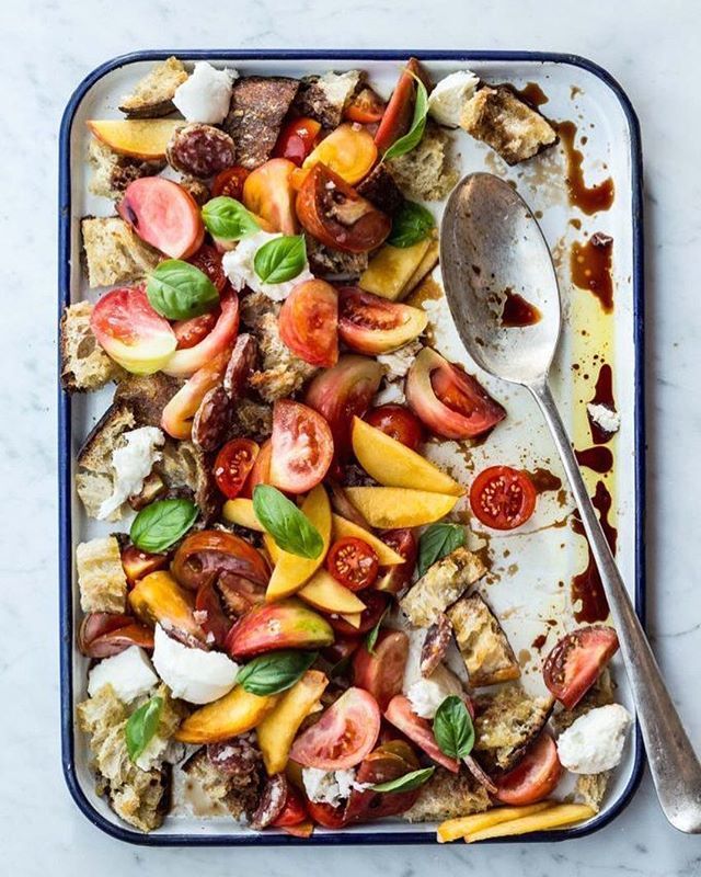 ***Peach Panzanella Salad*** 🍑 ‘You can be the juiciest peach in the world and there’s still going to be someone who hates peaches.’ #wordsweliveby #peachpanzanella #tistheseason ift.tt/2KKuOAZ