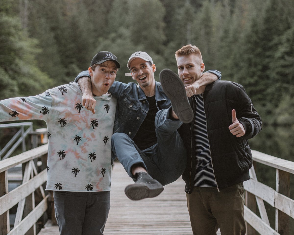 Time for our 3rd ever meetup!! This July 27th, team Vancity Feature is inviting YOU to come celebrate summer, community, and the beautiful city we get to live, work, and play in, all in support of a great cause that will help lift up our city!

RSVP 👉 bit.ly/VFsummermeetup