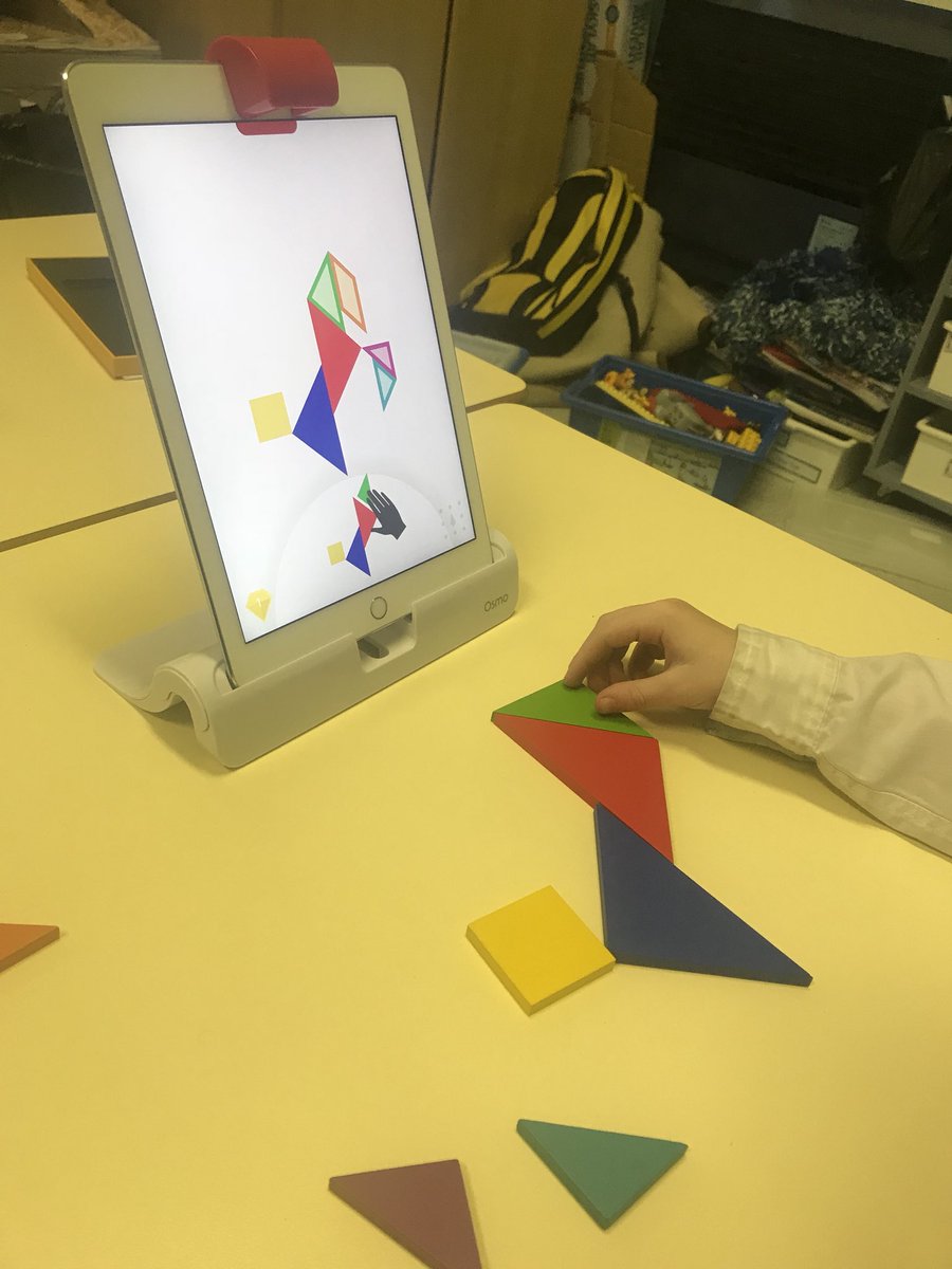 MissWynands's tweet photo. 1/2W enjoying Technology!! @MrsQuartly @Cessnockeps https://t.co/qmf27ov75u