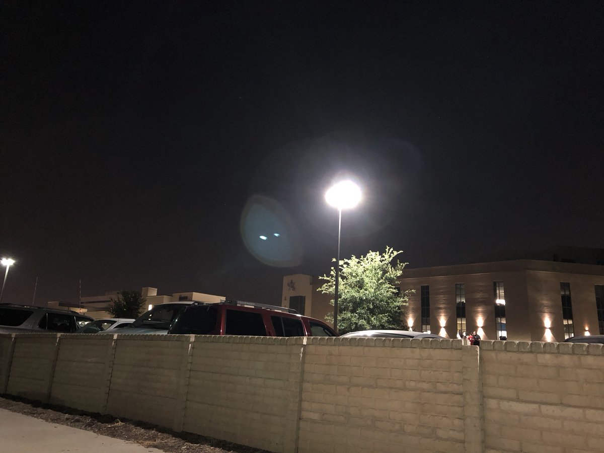eyedinh's tweet photo. Seated for the Downtown Arlington fireworks. #LUA2018 🎇🇺🇸 https://t.co/JQCfjpOWVv