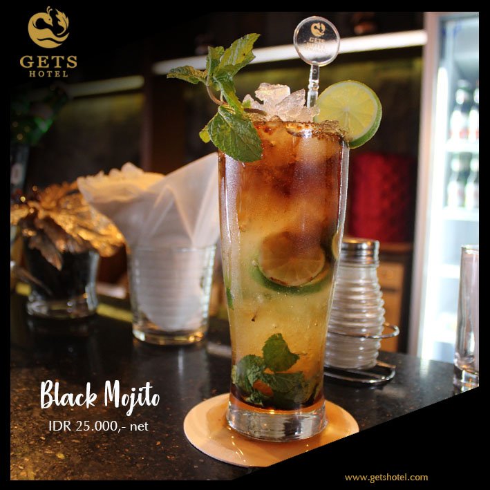 The sun is hot, the drink is cold. The perfect combo for your day. Try our tasty Black Mojito at our Mag Pie Cafe and Lounge!
.
.
#getshotelsemarang #semarangcity #kulinersemarang #beverage #promobeverage #drink #mojito  x.com/getshotelsrg/s…