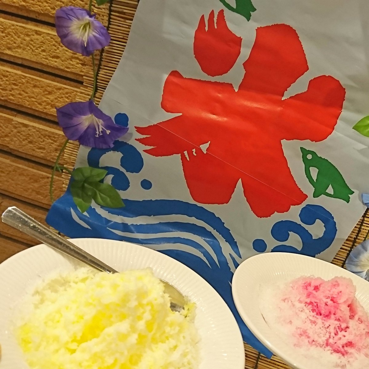 カレービュッフェレストラン パルク かき氷はじめました 7月からソフトクリームに替わり かき氷が始まりました 一緒にフルーツをグラスに入れてカラフルにしてもカワイイですよ 食べてみてください カレービュッフェパルク カレー部 かき氷