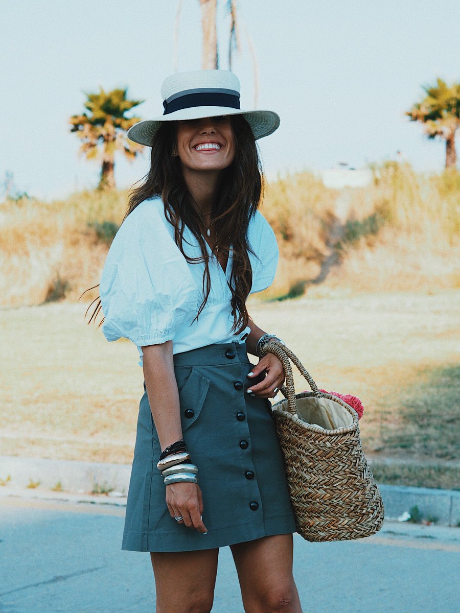 HolaCuore's tweet photo. BUENOS DÍAS !!!
Os traigo un POST EN MI BLOG DE @laredoute donde os enseño dos looks y además os enseño mi selección de favoritos con rebajas hasta el 60% !!!
#laredoute #laredoutees #laredoutecollections #ohlamode https://t.co/pxjlYT0JJ4