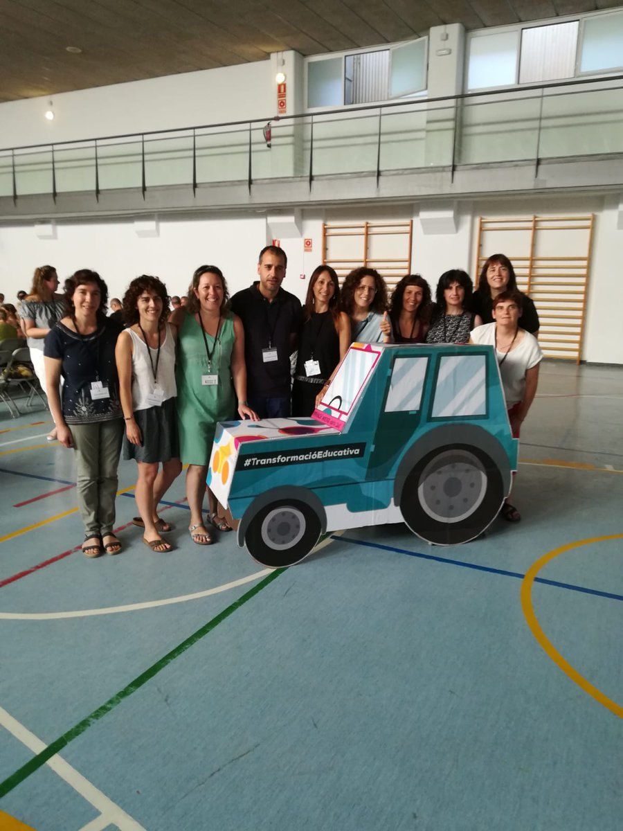 portalbatea's tweet photo. Iniciem l'Escola d'Estiu a @escolanova21 amb @lamirada @evallory i @martapujado al capdavant, amb el repte de conduir correctament el nostre #projectetractor, enmig del procés de #Transformacióeducativa que estem vivint https://t.co/1hd8Yn3YMu