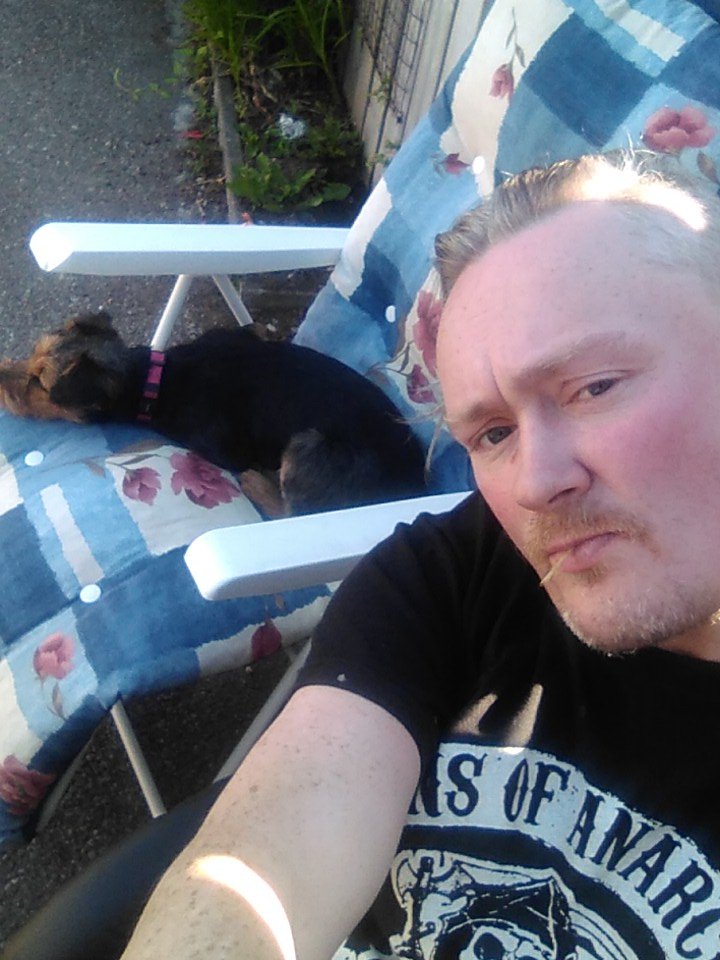 abtsag's tweet photo. #ShadeBathing with Molls #MyForeCastSays Sunburn https://t.co/o7JF7o4nAg