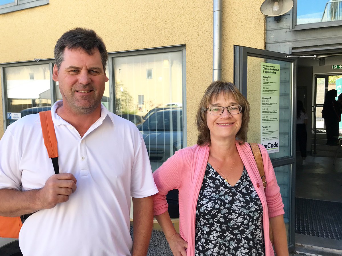 - Det vi tar med oss från Statens Ungdomsråd: ”Ungdomar är inte bara framtiden - de är nuet också” och ”Prata inte om oss - prata med oss”, säger Per Stané Persson (S) v ordförande i regionstyrelsens tillväxtutskott &amp; Lise-Lott Bensköld Olsson (S) 2:e v ordförande regionstyrelsen