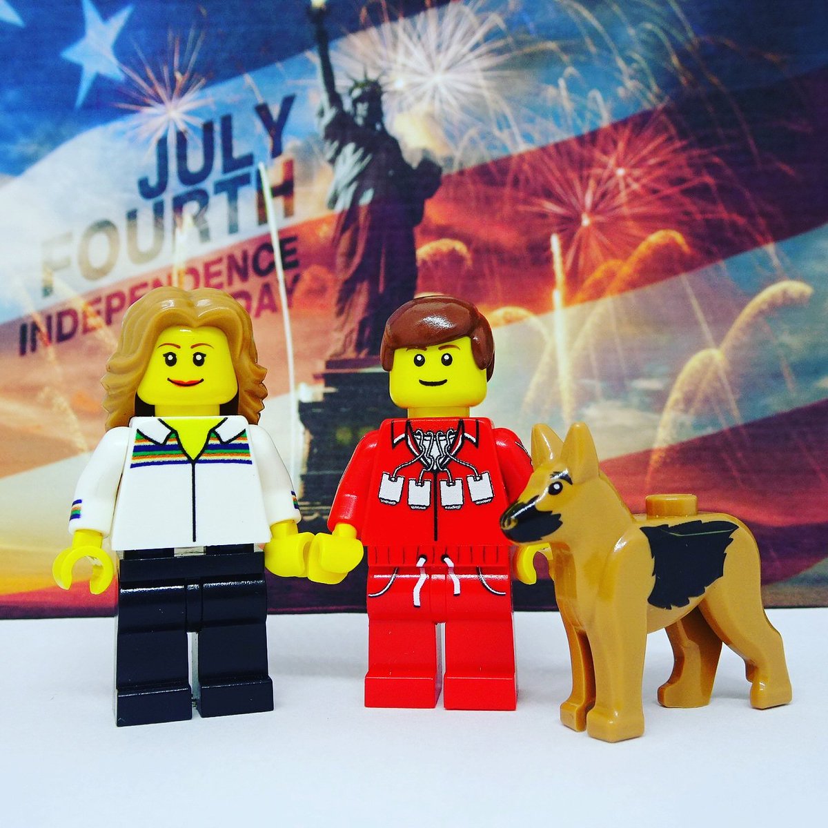 Bionic_Tweets's tweet photo. Happy #IndependenceDay to all our fans and friends in the US! #SteveAustin #JaimeSommers #MaxTheBionicDog #LeeMajors @mslindsaywagner https://t.co/a6y4iqPWou