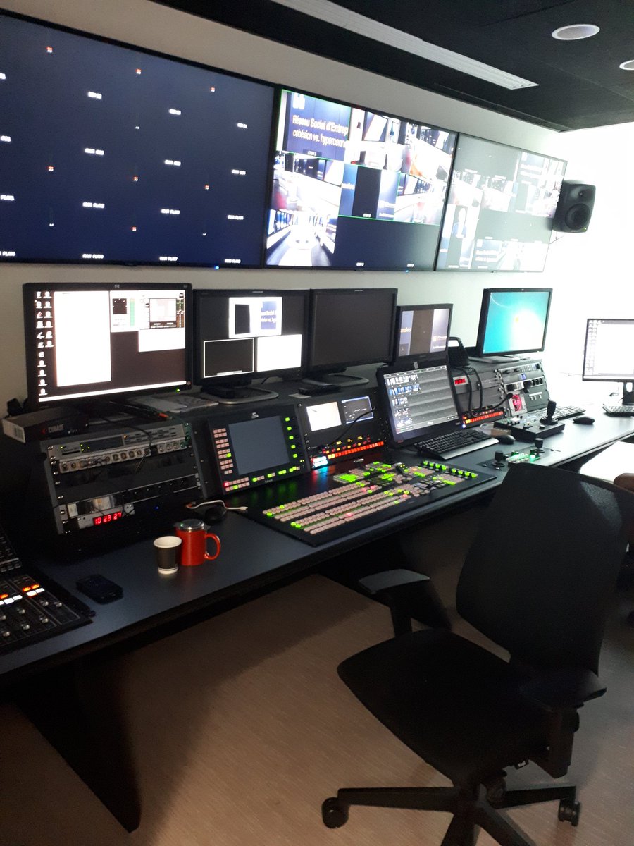 margauxcals's tweet photo. Sur le plateau de @LesEchos avec @Ziryeb et @thierrycombrex pour un reportage sur les réseaux sociaux d'entreprise avec @OBSdesRSE et @orangebusiness #Diagonales https://t.co/dKhGFGO3Uh