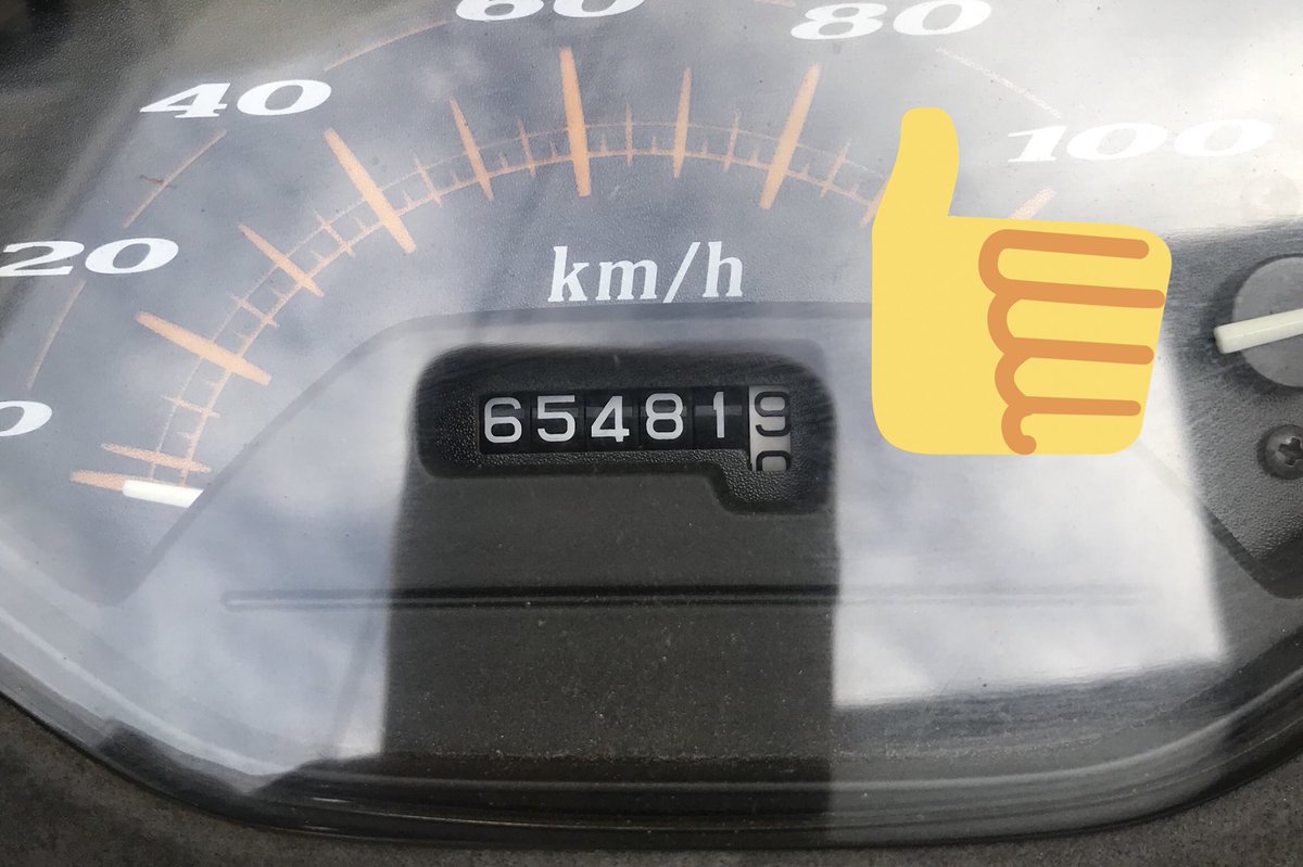 eight_888's tweet photo. メーターのワイヤーもう切れてますが、走る走る！さすがHONDAのスクーター‼️ https://t.co/fJ33Jb3ztL
